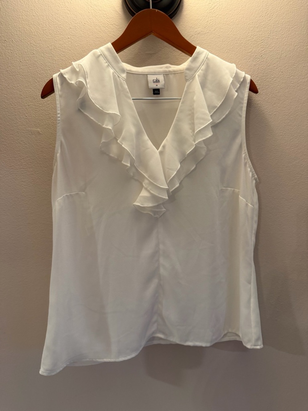 Cabi Womens White Ruffle V-Neck Sleeveless Blouse Top Size M